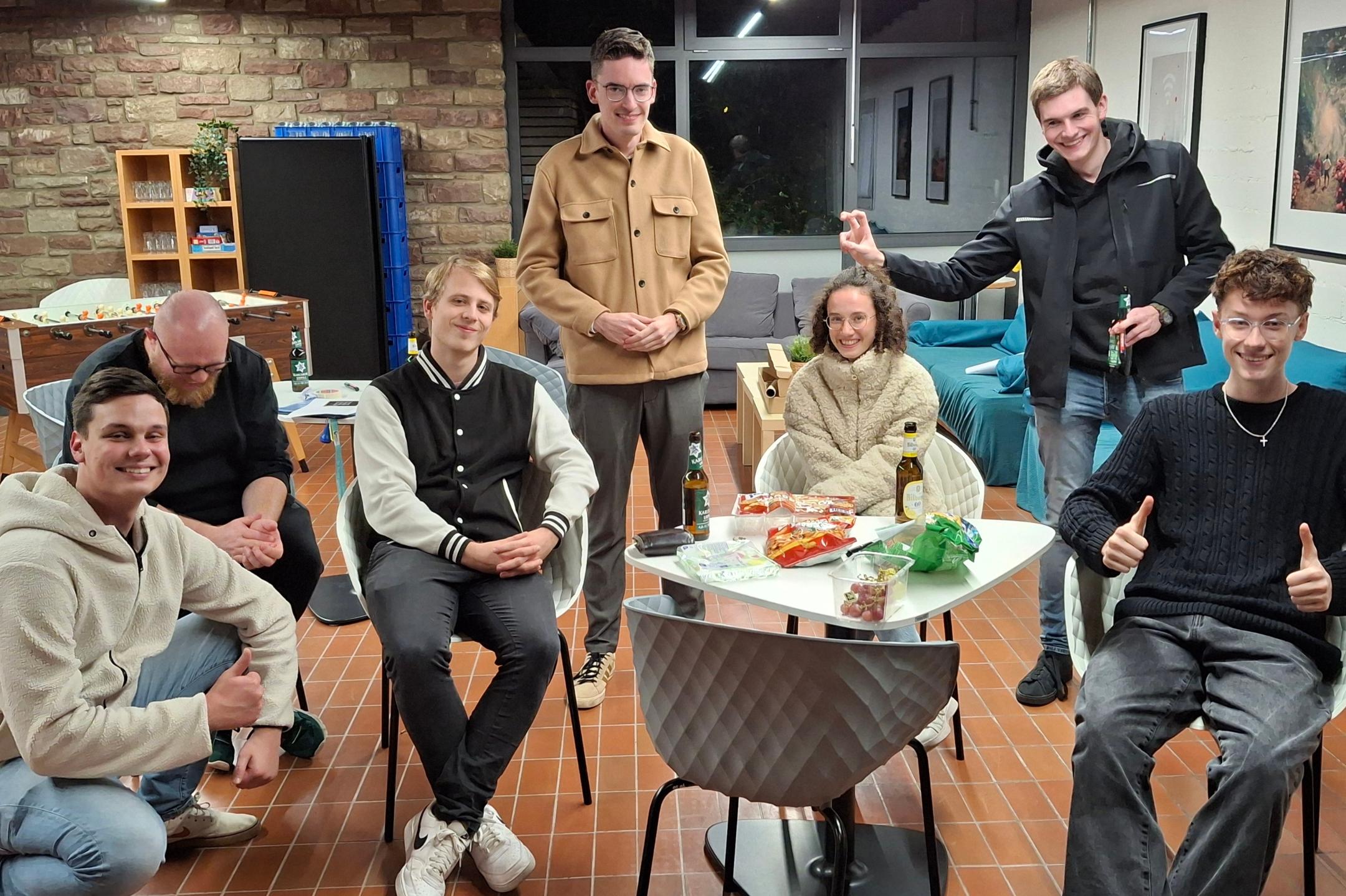 eine ganze Gruppe an jungen Erwachsenen